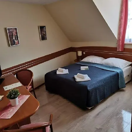 Erhardt Panzio Bed & Breakfast 4*