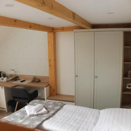 Bed & Breakfast Erhardt Panzio