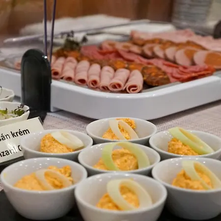 Erhardt Panzio Bed & Breakfast 4*