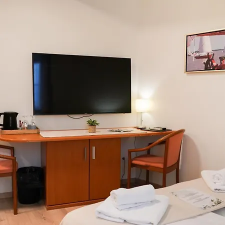 Bed & Breakfast Erhardt Panzio 4*